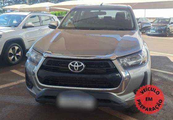 TOYOTA HILUX 2.8 D-4D TURBO DIESEL CD SRV 4X4 AUTOMÁTICO